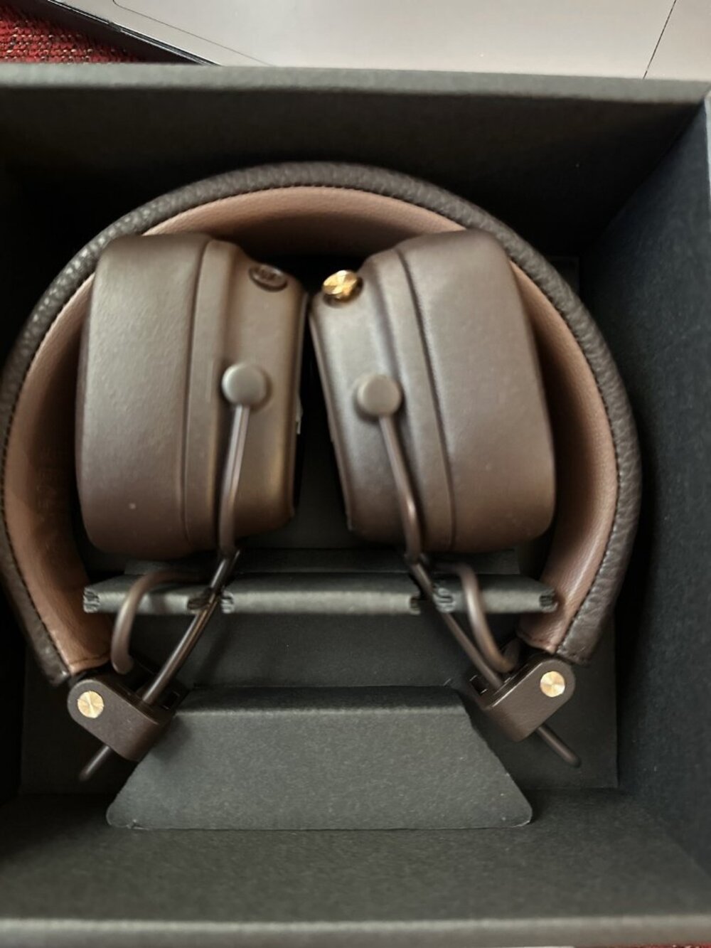 Marshall Major V Wireless Bluetooth Headphones - Brown